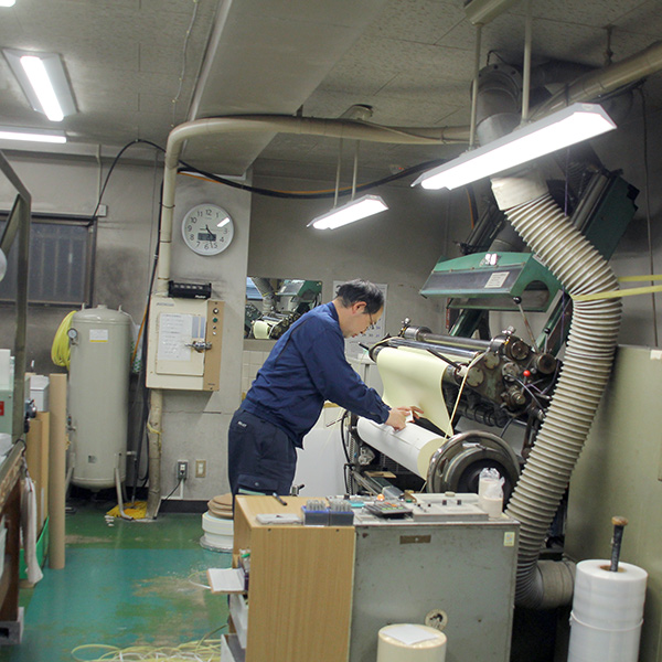 【ラベル原紙・自己吸着粘着剤・インクジェット対応溶剤】粘着製品加工販売なら東京タック